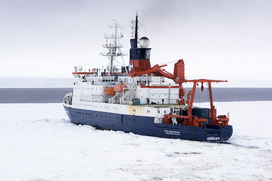 ice-vessel-stefan-christmann.jpg